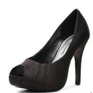 Lulu Townsend Daffodil Platform Pump